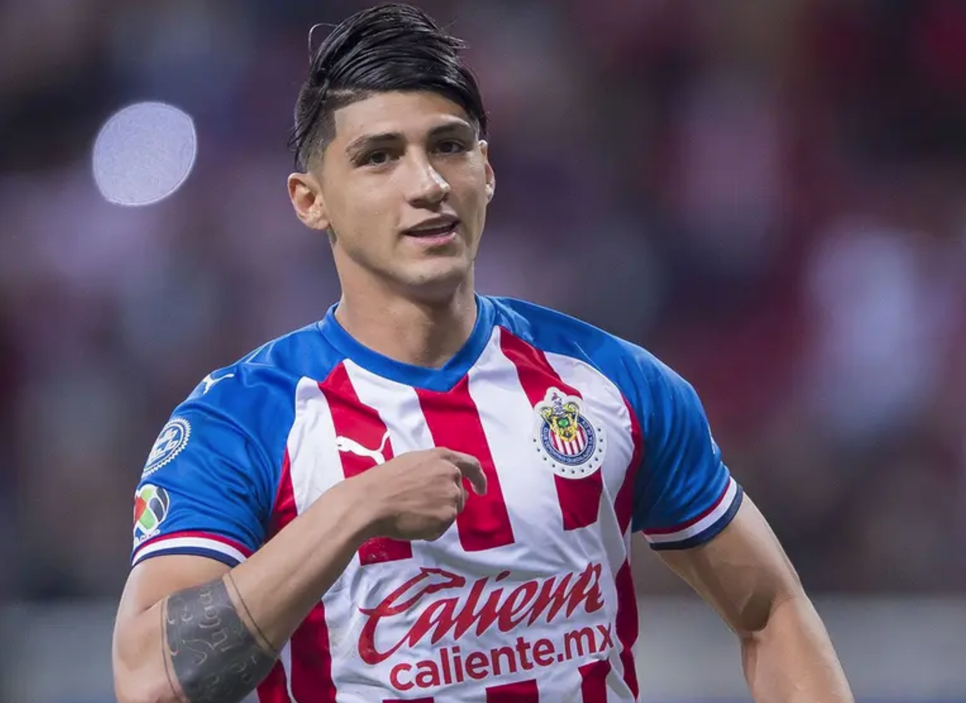 Alan Pulido regresa a Chivas